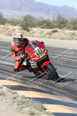 media/Dec-04-2025-Racers Edge (Thu) [[5ebc9f124d]]/3-B Group/3-Session 2 (Turn 7 Inside)/